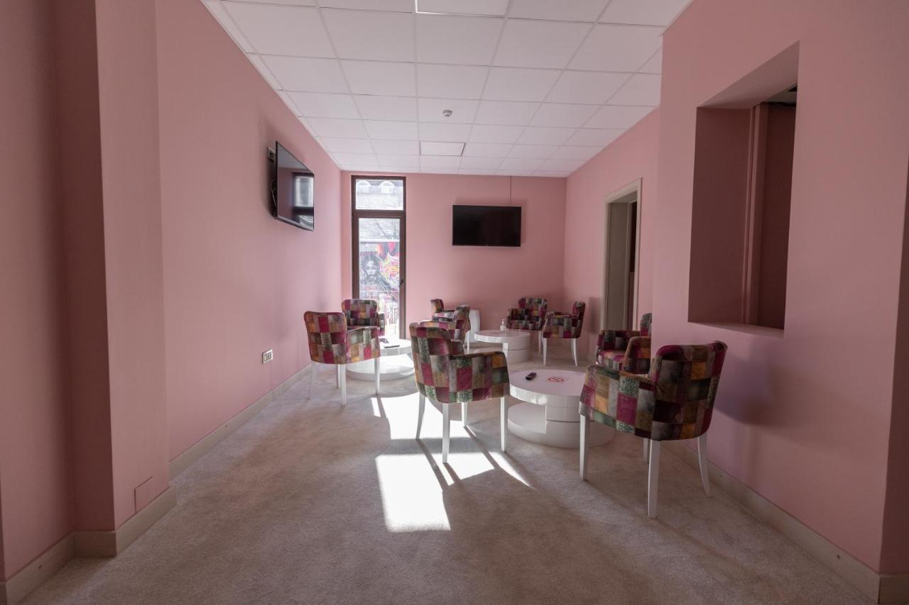 City Smart Nis Bagian luar foto