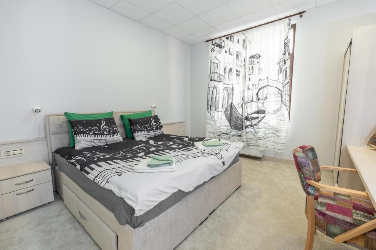 City Smart Nis Bagian luar foto