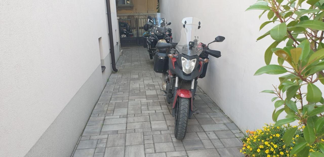 City Smart Nis Bagian luar foto