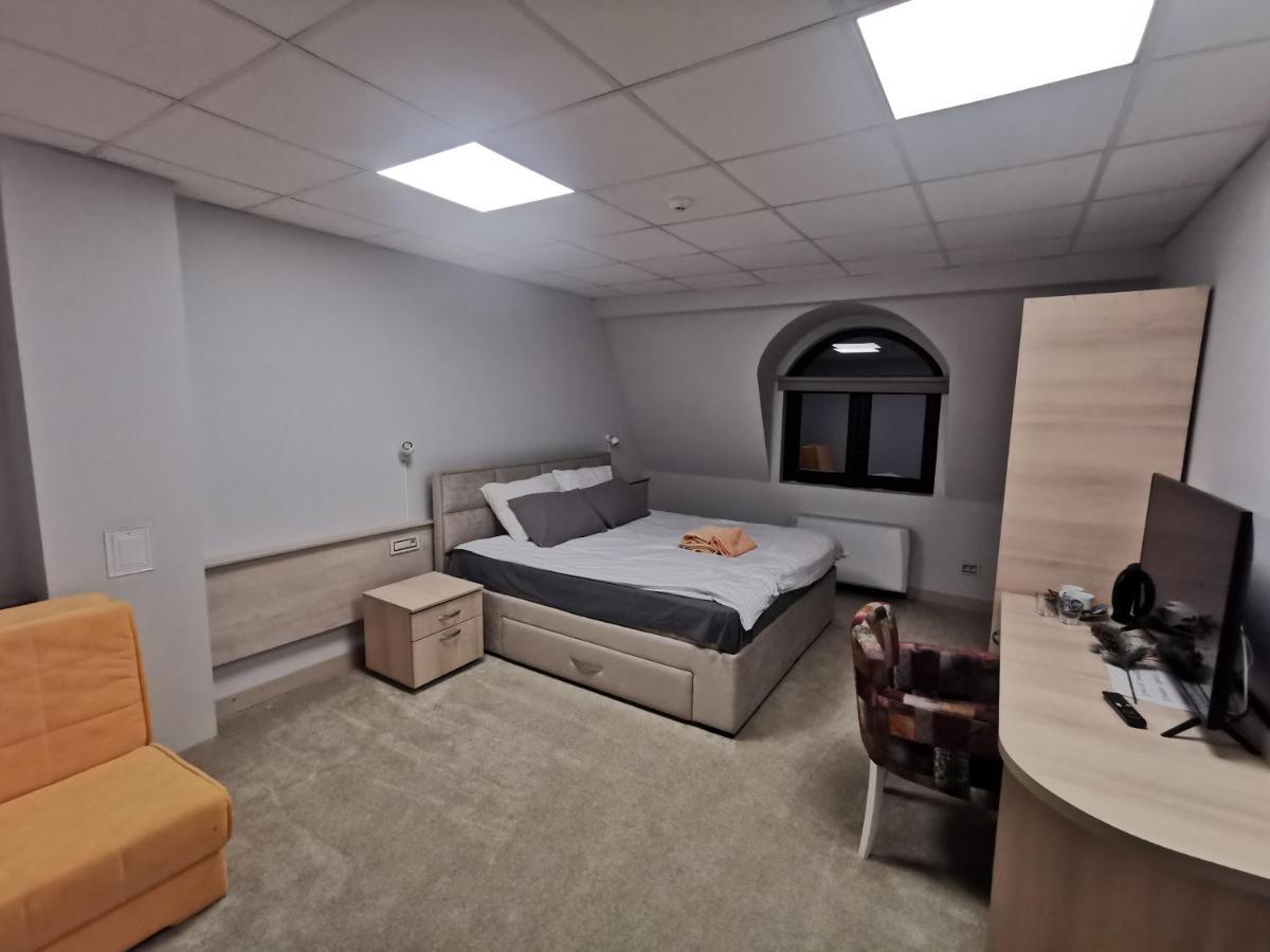 City Smart Nis Bagian luar foto